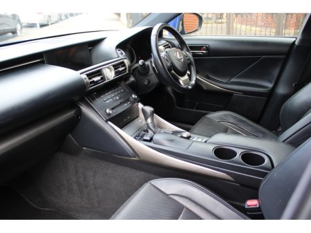 2015 Lexus IS 300 h - thumbnail 8