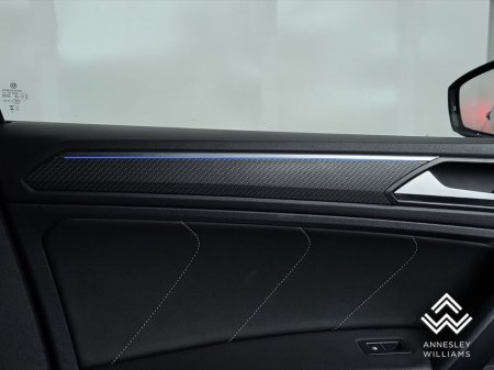 2023 Volkswagen Tiguan Tiguan R-Line Tsi Phev €38,950 thumbnail