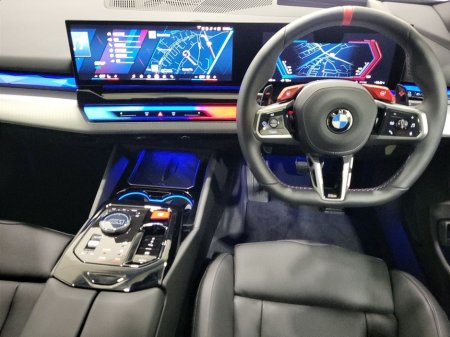 2025 BMW M5 M5 Phev Auto Entry 4.4 727 xDrive 22.1 kWh PHEV 197BHP /145 kw Step-tronic Auto Start/Stop thumbnail