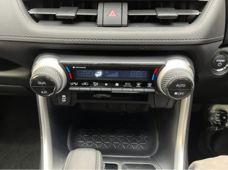 2024 Toyota Rav4 - thumbnail 16