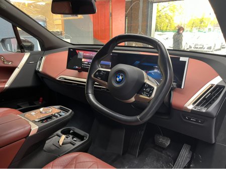 2022 BMW iX - thumbnail 8