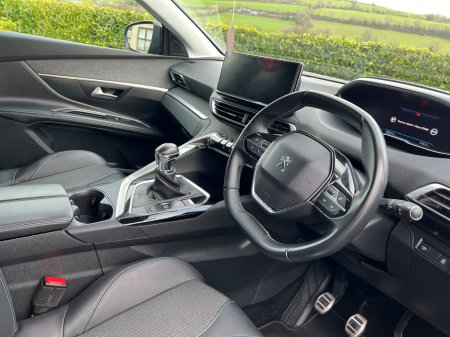 2023 Peugeot 5008 1.5 BlueHDi 130bhp Allure €33,950 thumbnail