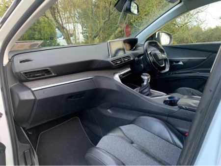 2018 Peugeot 5008 ALLURE 1.5 BLUE HDI 130 6 6.2 4DR €15,995 thumbnail