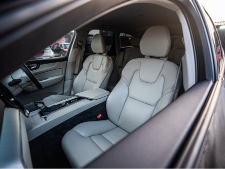 2017 Volvo XC60 172 Volvo XC60 4WD Auto/High spec/1yr warranty €26,888 thumbnail