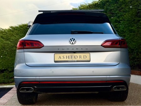 2018 Volkswagen Touareg D R-LE 3.0 TDI 4M 286HP 5DR AUTO €52,950 thumbnail