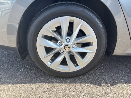 2022 Skoda Octavia - photo 4