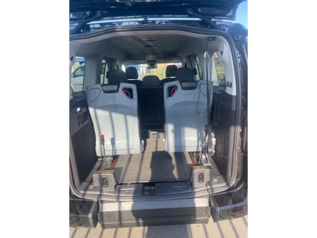 2026 Ford Grand Tourneo Connect Titanium Freedom Wheelchair Accessible Taxi €67,950 thumbnail