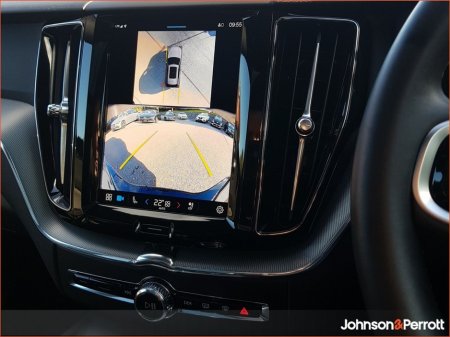 2025 Volvo XC60 T6 350bhp AWD PHEV Plus Black Edition (Lighting Pack / Panoramic Sunroof / 360 Camera) €68,900 thumbnail