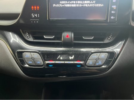 2019 Toyota C-HR €19950 2019 TOYOTA C-HR S LED PACKAGE 1.8 AUTOMATIC / CRUISE CONTROL AND MORE €19,950 thumbnail