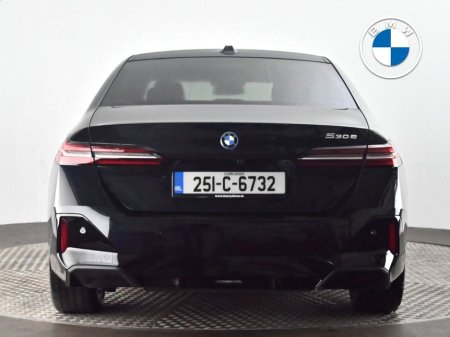 2025 BMW 5 Series - thumbnail 14