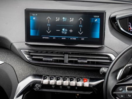 2023 Peugeot 3008 - thumbnail 11