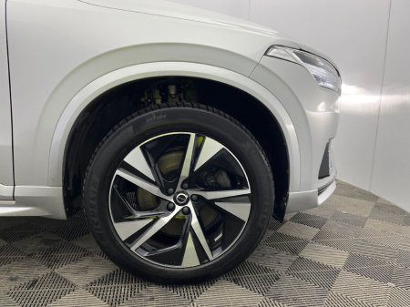 2021 Volvo XC90 R-DESIGN T8 RCHARGE RECHARGE AWD // 7 SEATER €43,950 thumbnail