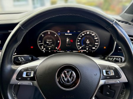 2019 Volkswagen Touareg - thumbnail 15