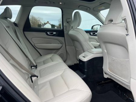 2023 Volvo XC60 - thumbnail 10
