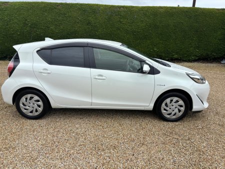 2017 Toyota Aqua - thumbnail 6