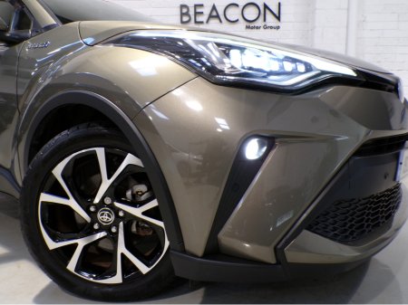 2019 Toyota C-HR 192*18,000 MILES*HYBRID SPORT TOYOTA C-HR SELF CHARGING 1.8 AUTOMATIC*FANTASTIC CONDITION GREAT ON FUEL, POWER, COMFORT WITH A LOT OF SPACE ALL COMBINED FOR A FANTASTIC DRIVE. CAR COMES WITH FULL SAF €21,900 thumbnail