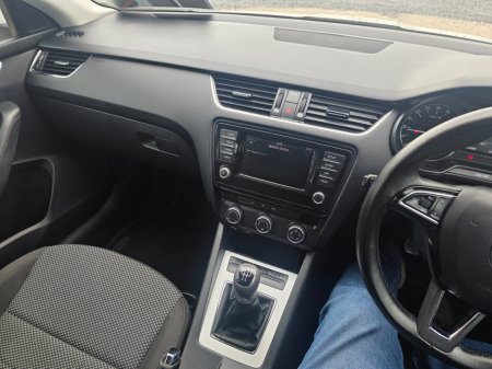 2016 Skoda Octavia - thumbnail 10