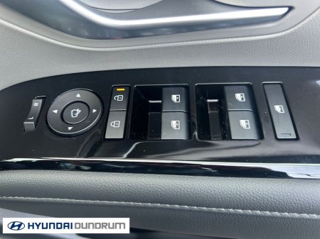 2025 Hyundai Tucson Platinum Phev Auto 2WD €48,950 thumbnail