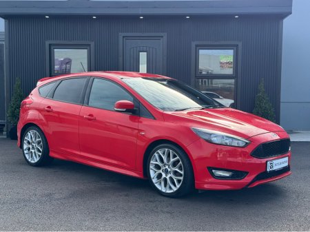 2017 Ford Focus - view 2