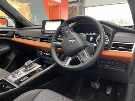 2024 Mitsubishi Outlander - thumbnail 11