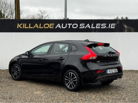 2019 Volvo V40 2.0D D3 MOMENTUM ED 5DR €13,950 thumbnail