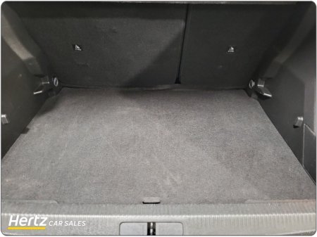 2023 Peugeot 2008 - thumbnail 18