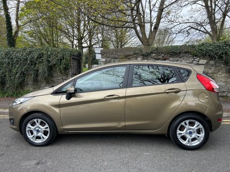 2013 Ford Fiesta - view 4