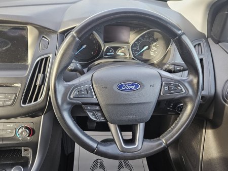 2017 Ford Focus - thumbnail 24