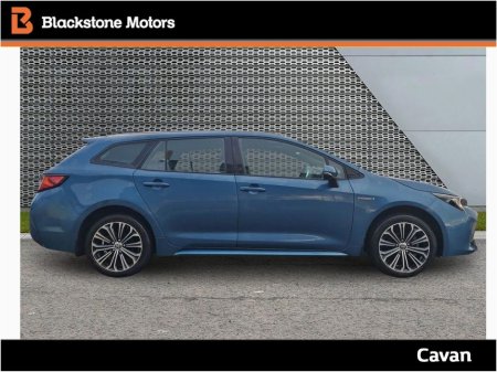 2022 Toyota Corolla 1.8 Hybrid Luna Saloon €23,450 thumbnail