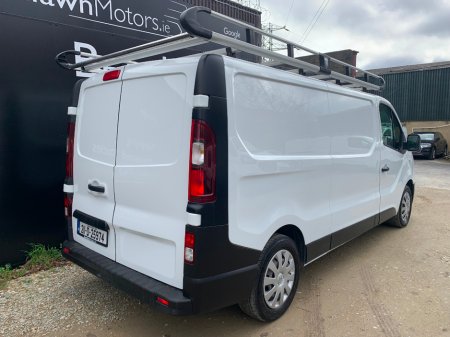 2021 Renault Trafic - view 3