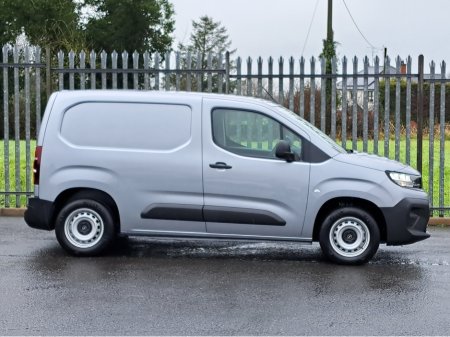 2026 Opel Combo KOMFORT  L1H1 1.5TD 100BHP  **LED HEADLIGTS** €21,098 thumbnail