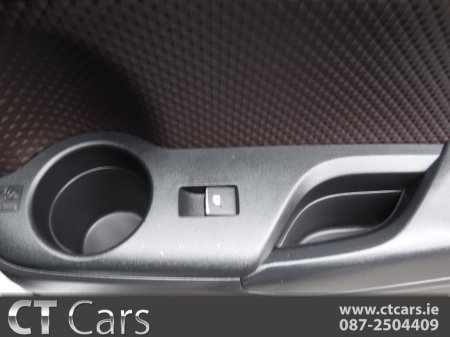 2017 Toyota C-HR 1.8 AUTO HYBRID LOW MILES HIGH SPEC €18,950 thumbnail