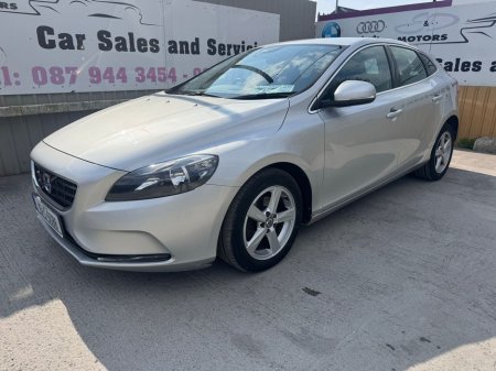 2015 Volvo V40 D2 Leather €9,800