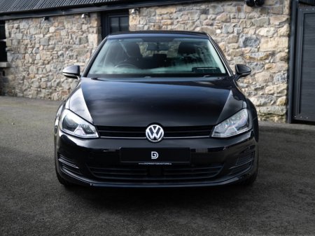 2014 Volkswagen Golf - view 2