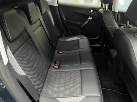 2019 Peugeot 2008 €15950! 2019 PEUGEOT 2008 ALLURE 1.2 AUTOMATIC / REVERSE CAMERA / HEATED SEATS / PANORAMIC SUNROOF €15,950 thumbnail