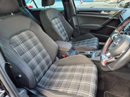 2015 Volkswagen Golf - thumbnail 17