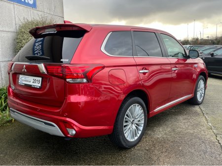 2019 Mitsubishi Outlander G 4WD AUTOMATIC 2.4 PETROL PLUG IN HYBRID //HIGH SPEC//HALF LEATHER SEATS//HEATED SEATS AND STEERING WHEEL//REVERSE CAMERA//KEYLESS ENTRY// €22,950 thumbnail