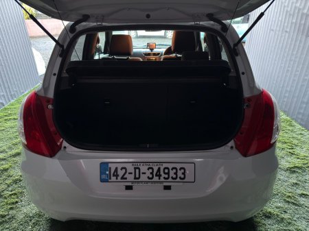 2014 Suzuki Swift - thumbnail 6