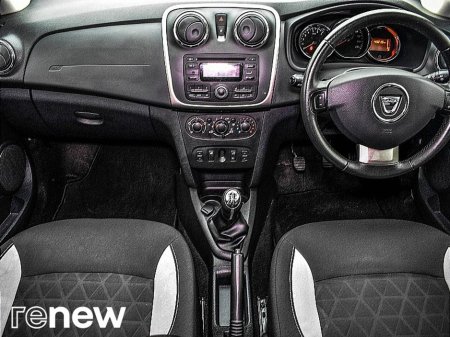 2015 Dacia Sandero 1.2 16V 75 SIGNATURE €8,900 thumbnail