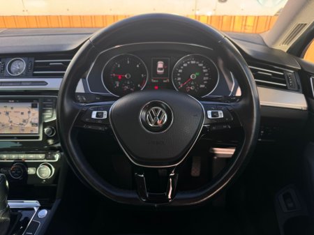 2015 Volkswagen Passat HIGHLINE 2.0 TDI 190HP 4DR €13,750 thumbnail