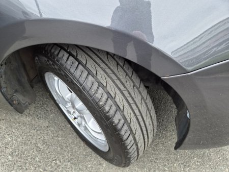 2012 Toyota Prius - thumbnail 13