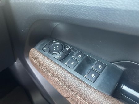 2025 Volkswagen Amarok  €60,810 thumbnail