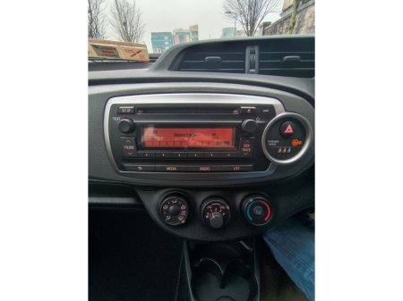 2014 Toyota Yaris 1.0 AURA 4DR €8,950 thumbnail