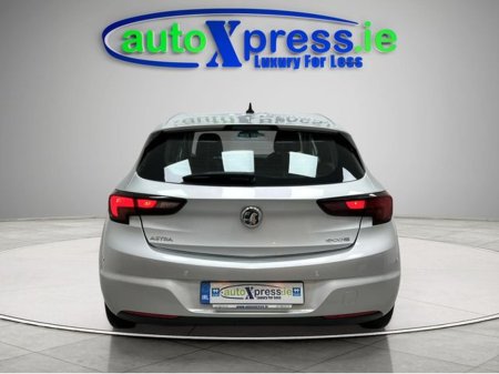 2017 Vauxhall Astra - thumbnail 9
