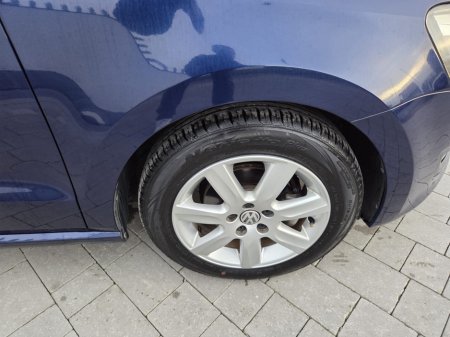 2012 Volkswagen Polo - thumbnail 17