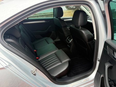 2022 Skoda Superb - thumbnail 19