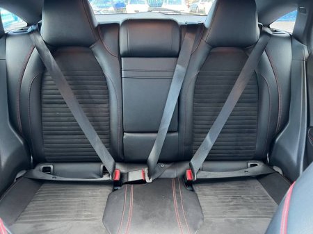 2015 Mercedes-Benz CLA Class CLA180 SHOOTING BRAKE AMG-LINE 1.6 AUTO // PANORAMIC SUNROOF // FULL SERVICE HISTORY // €18,950 thumbnail