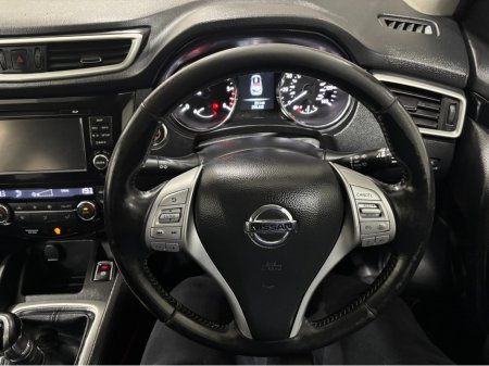 2015 Nissan Qashqai 1.5 DCI TEKNA 110PS 5DR**FULL LEATHER**PAN ROOF** €8,995 thumbnail