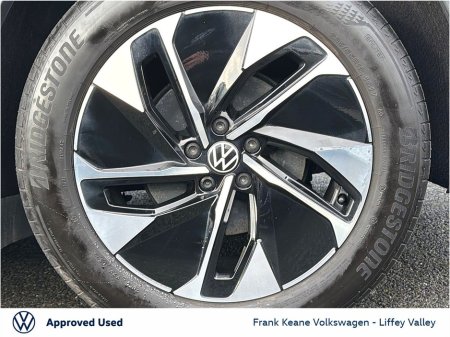 2023 Volkswagen ID.4 52KWH STYLE 148HP *PANORAMIC GLASS ROOF* *REAR VIEW CAMERA* *GRENADILLA BLACK METALLIC* *IQ HEADLIGHTS* *PCP FINANCE AVAILABLE* €27,495 thumbnail