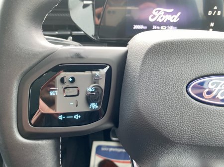 2025 Ford Explorer - thumbnail 9